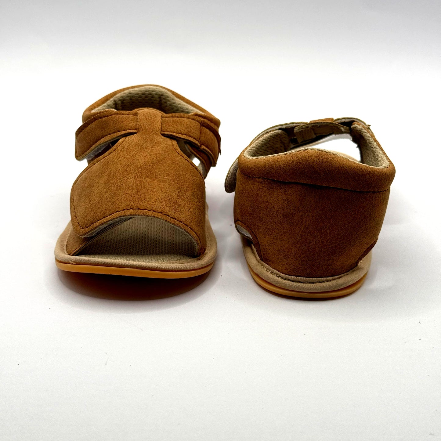 סנדלי תינוקות לבנים