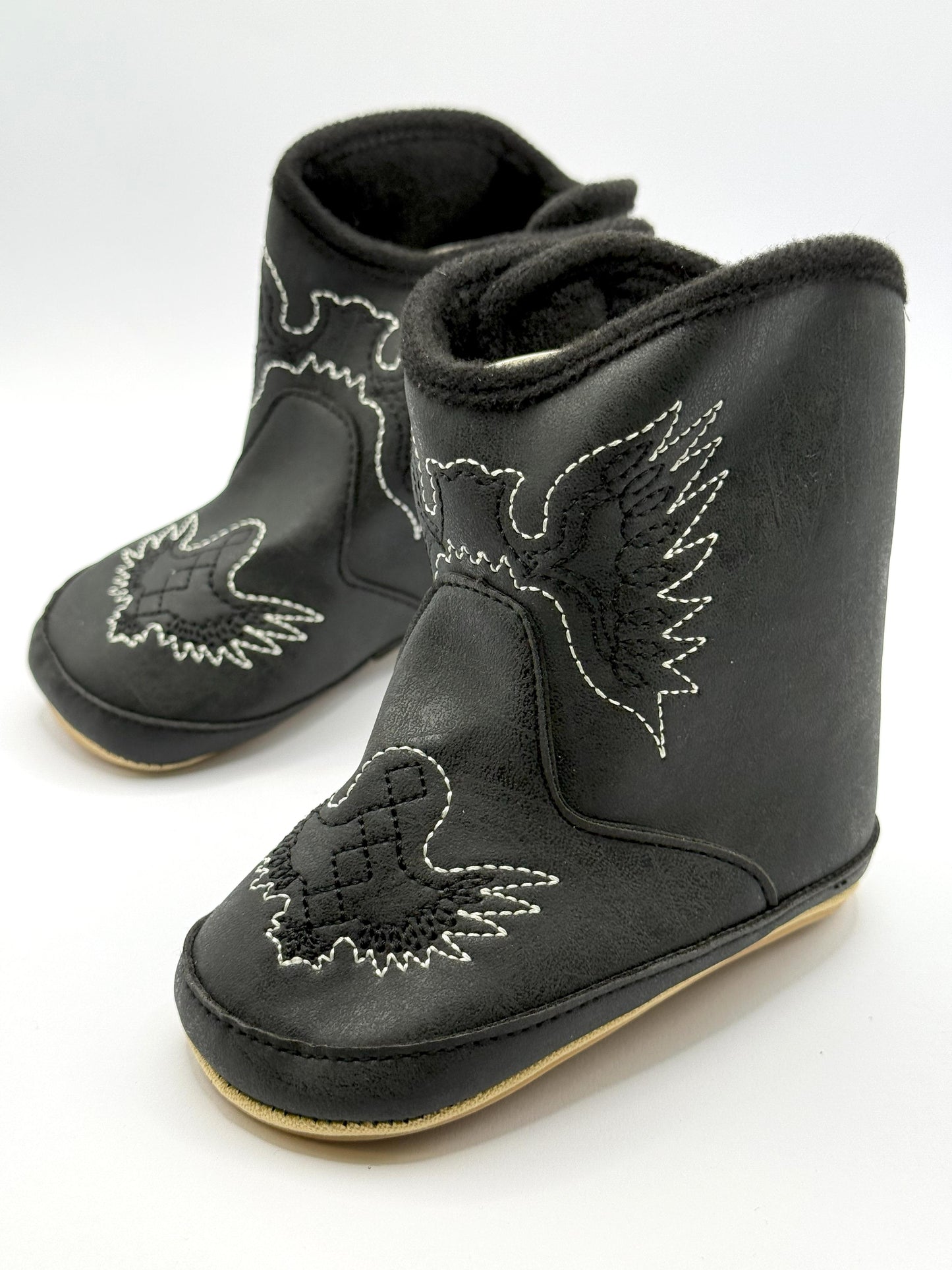 מגפי תינוקות שחורים