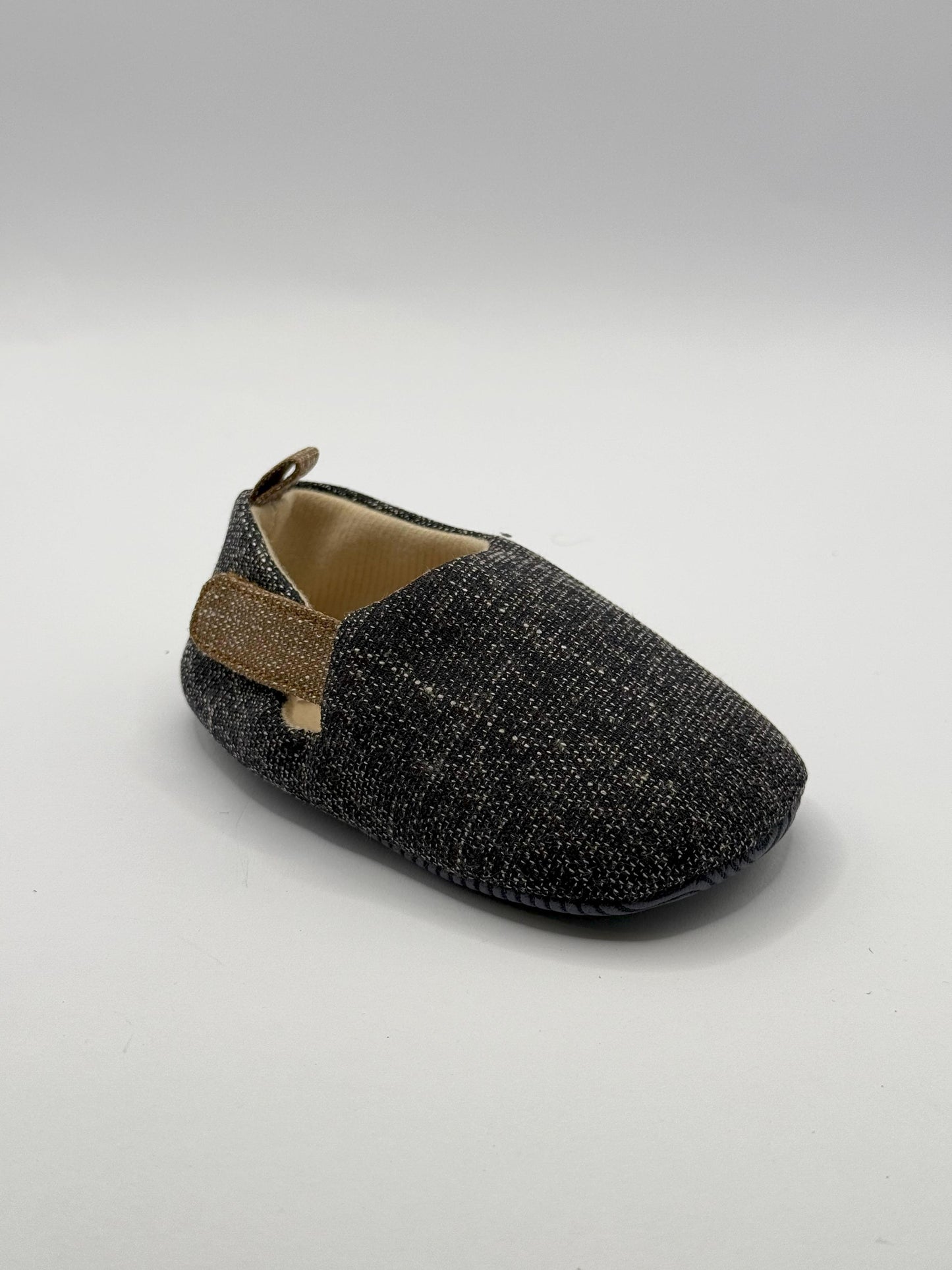 סנדלי צעד ראשון עם סקוץ'