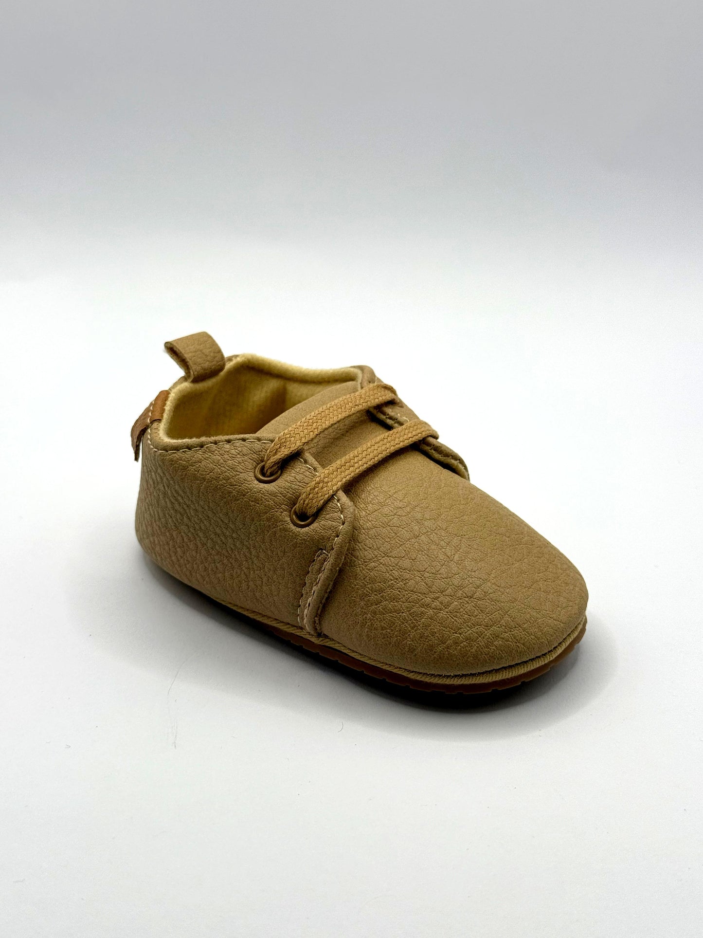 נעלי צעד ראשון עם סוליה מונעת החלקה