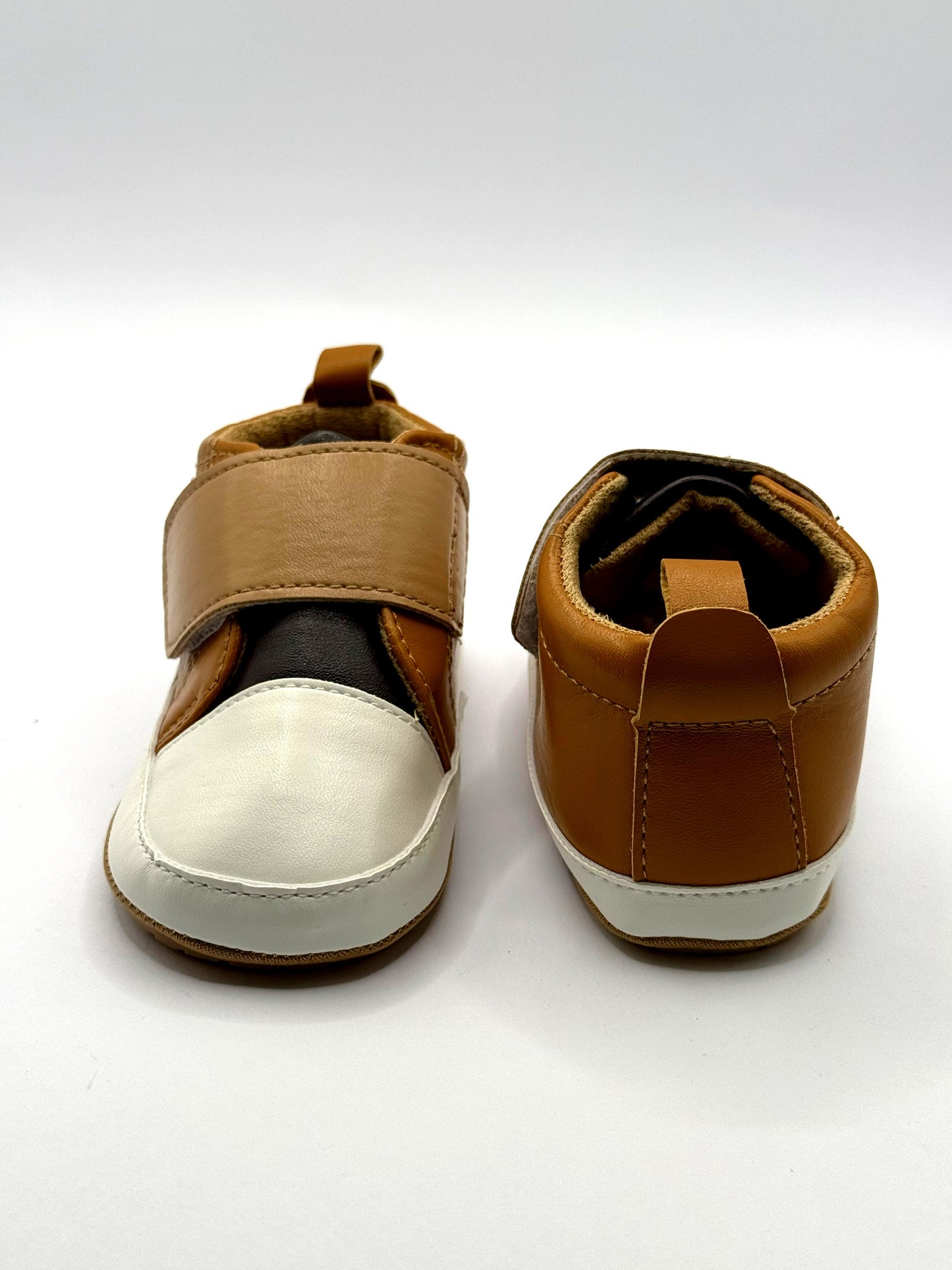 נעלי צעד ראשון עם סוליה מונעת החלקה