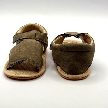 סנדלי תינוקות לבנים