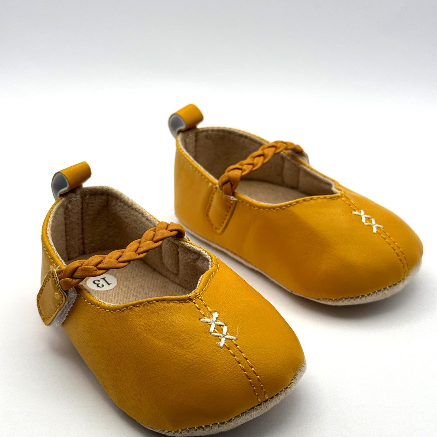 סנדלי תינוקות לבנות