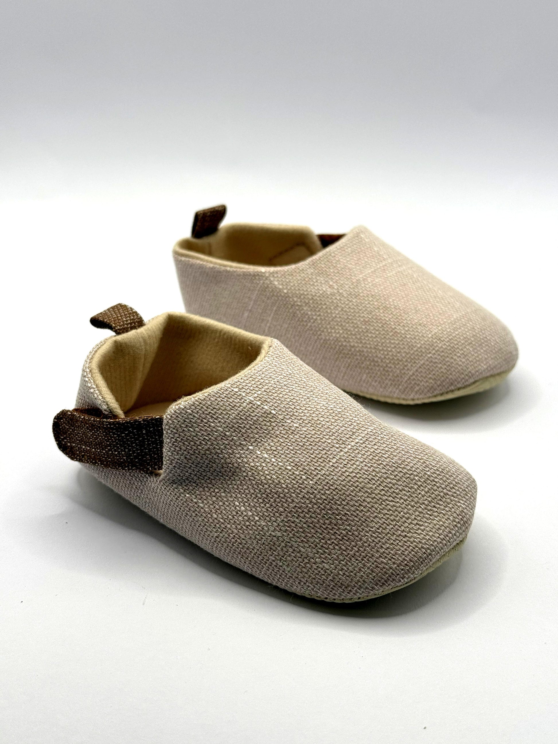 סנדלי צעד ראשון עם סקוץ'