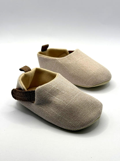 סנדלי צעד ראשון עם סקוץ'