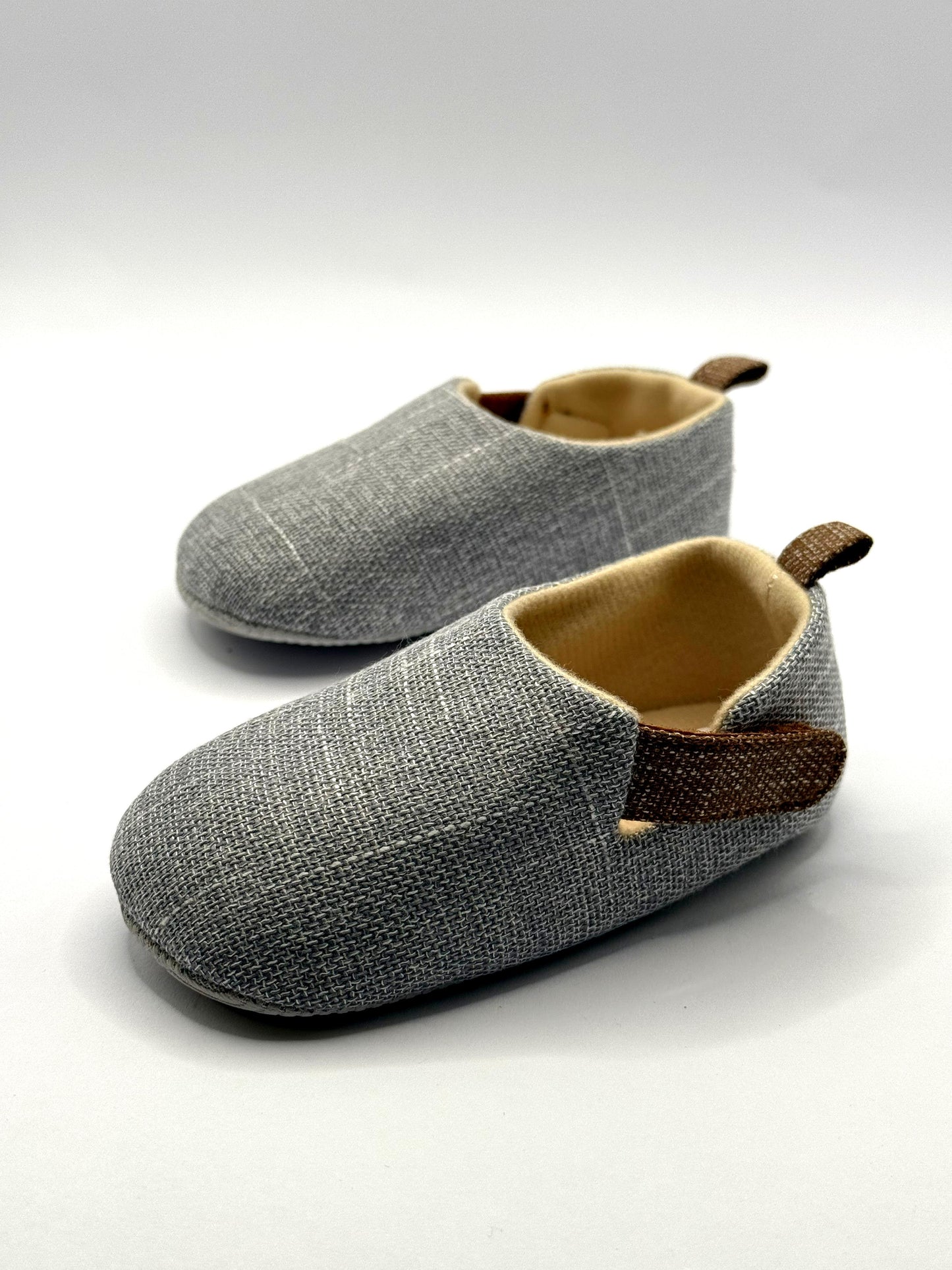 סנדלי צעד ראשון עם סקוץ'