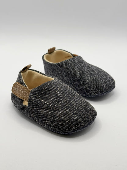 סנדלי צעד ראשון עם סקוץ'