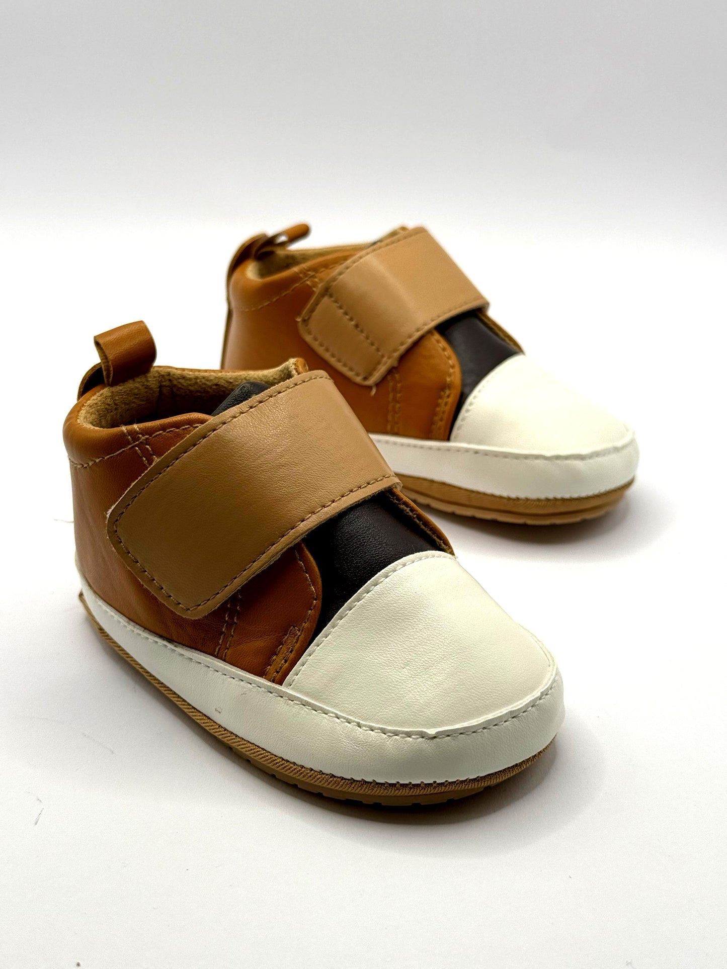 נעלי צעד ראשון עם סוליה מונעת החלקה