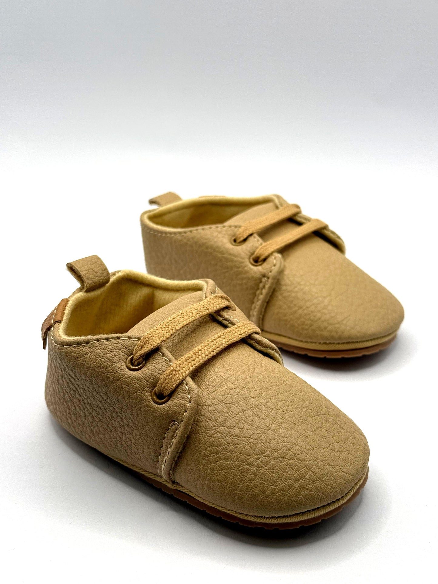 נעלי צעד ראשון עם סוליה מונעת החלקה