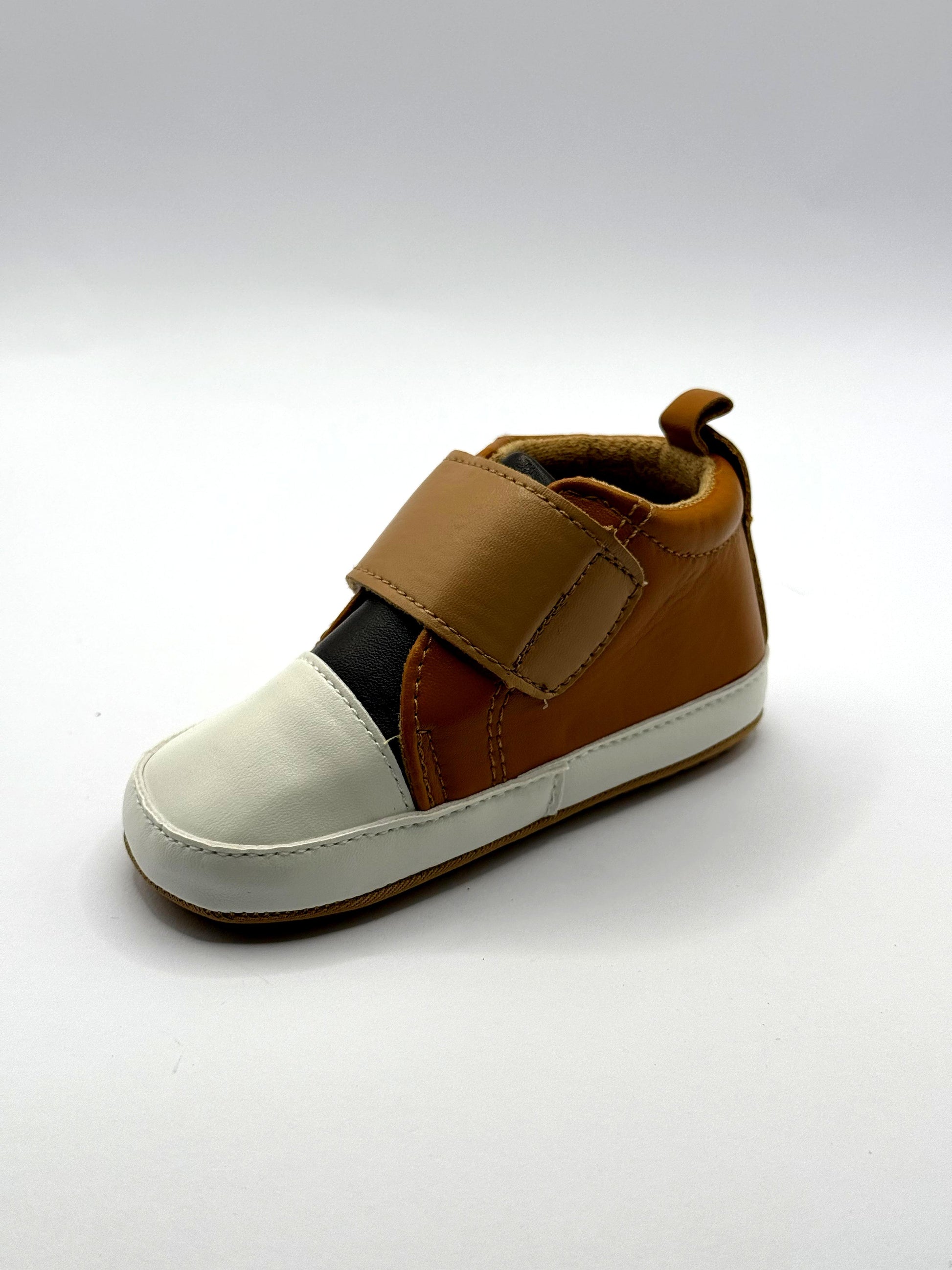 נעלי צעד ראשון עם סוליה מונעת החלקה