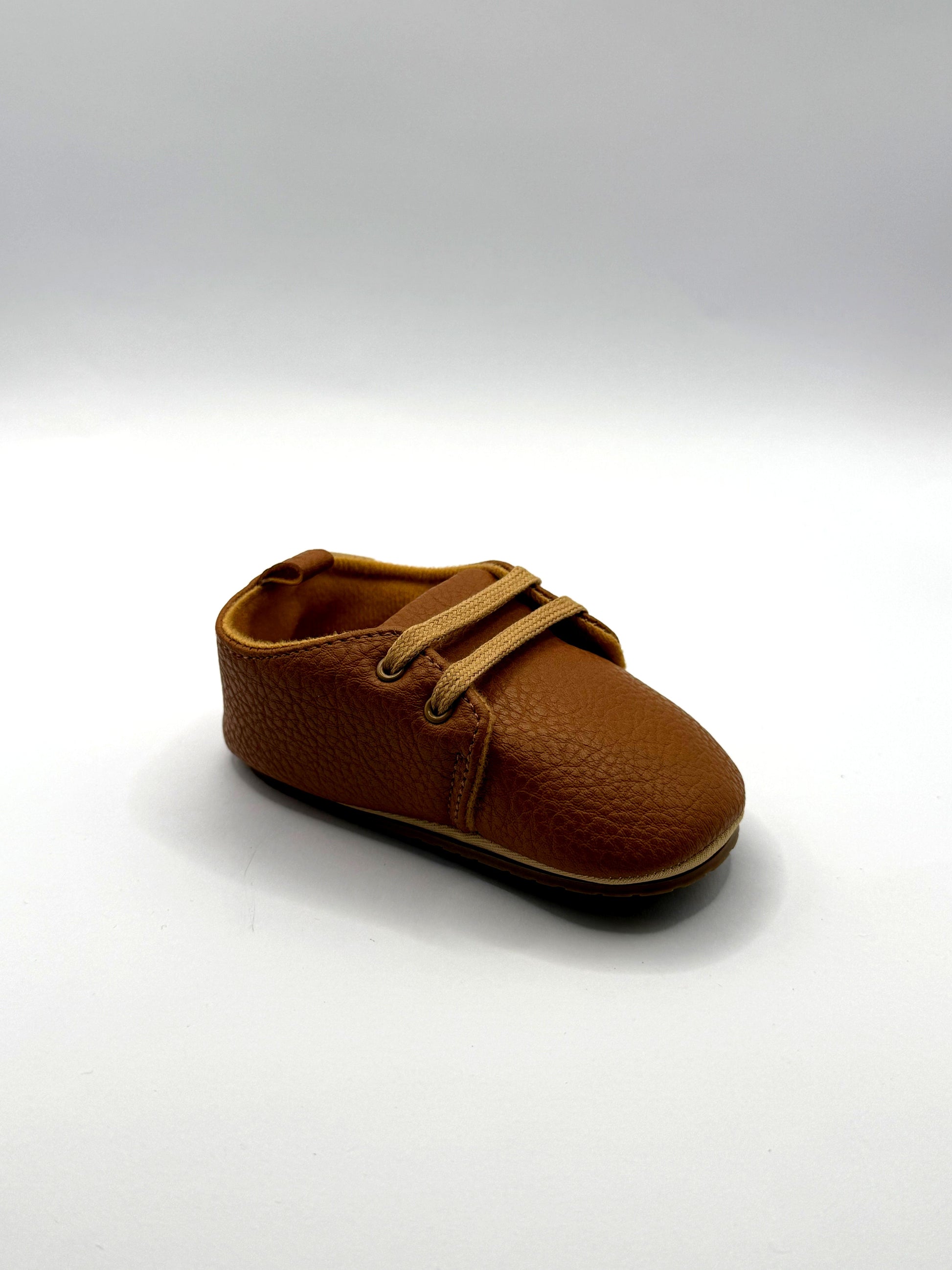 נעלי צעד ראשון עם סוליה מונעת החלקה