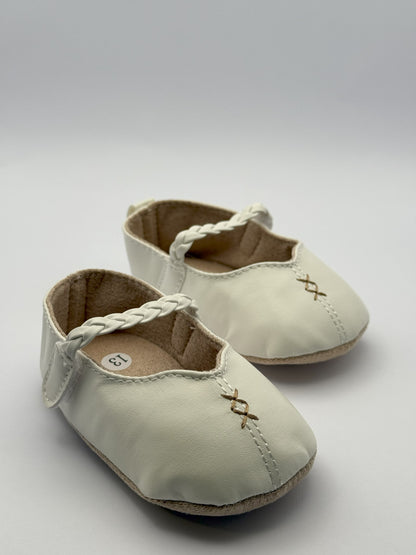 סנדלי תינוקות לבנות