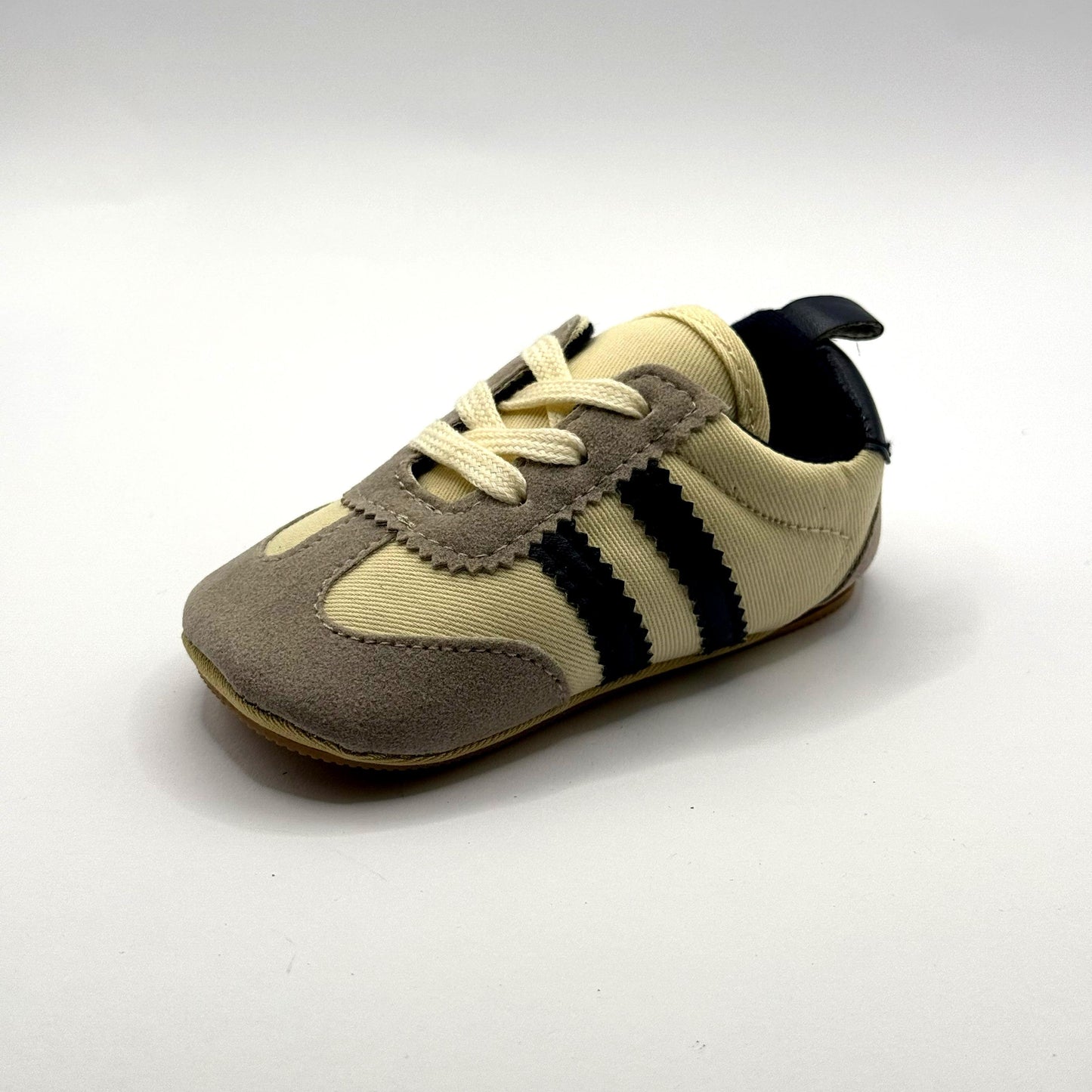 נעלי סניקרס לתינוקות