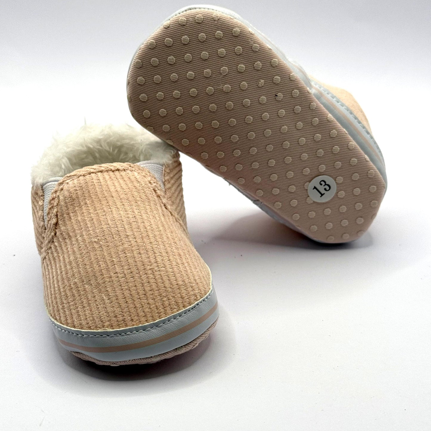 נעלי צעד ראשון עם פרווה