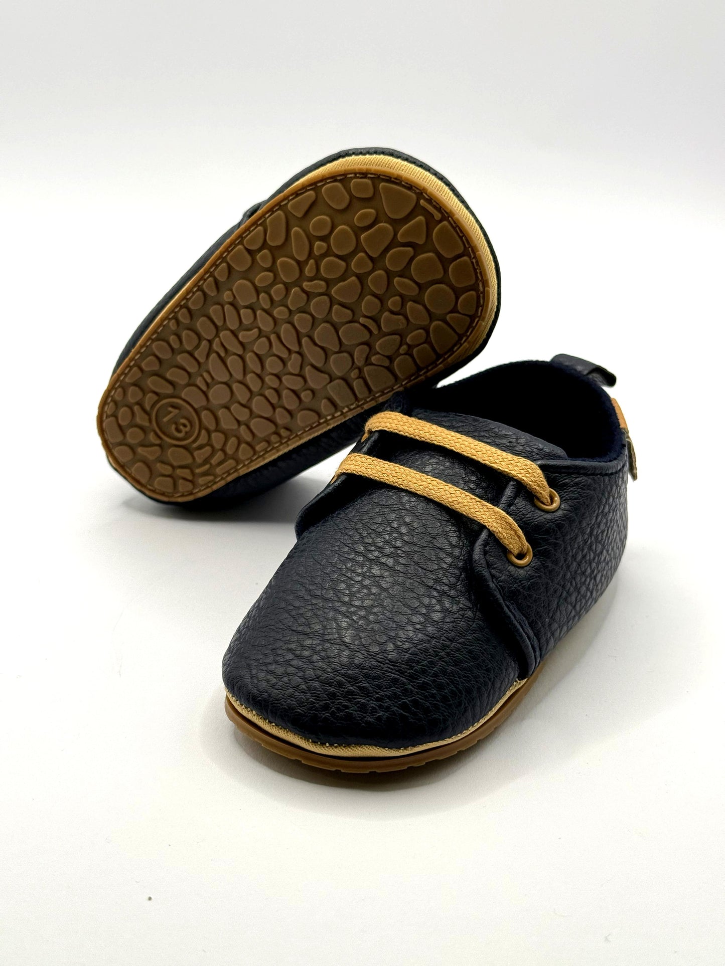 נעלי צעד ראשון עם סוליה מונעת החלקה