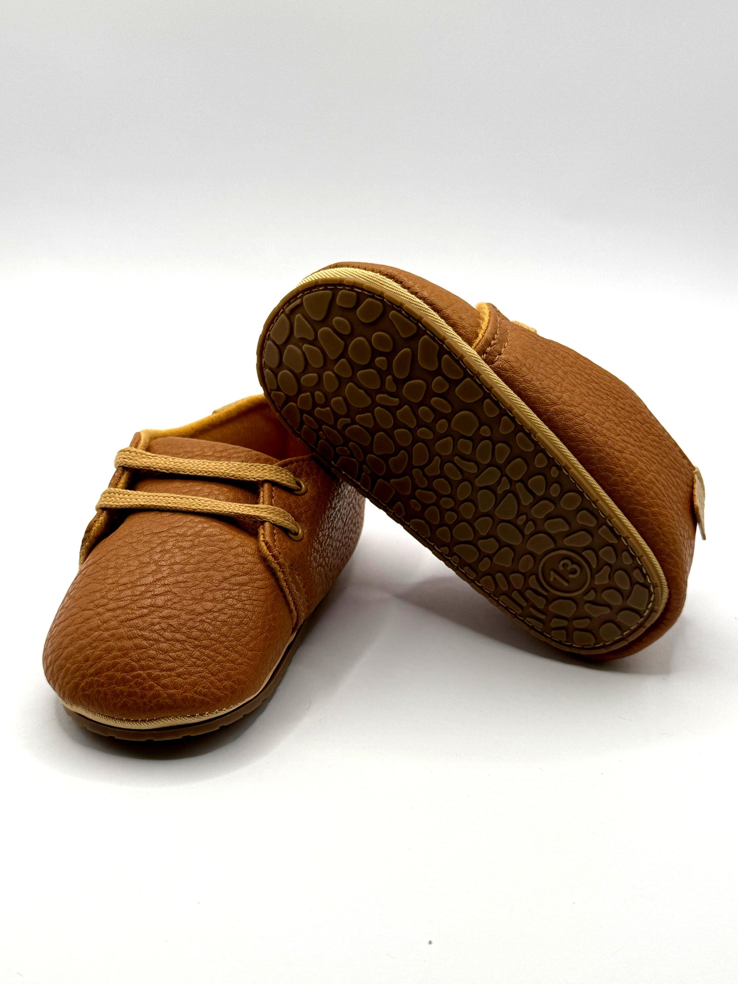 נעלי צעד ראשון עם סוליה מונעת החלקה