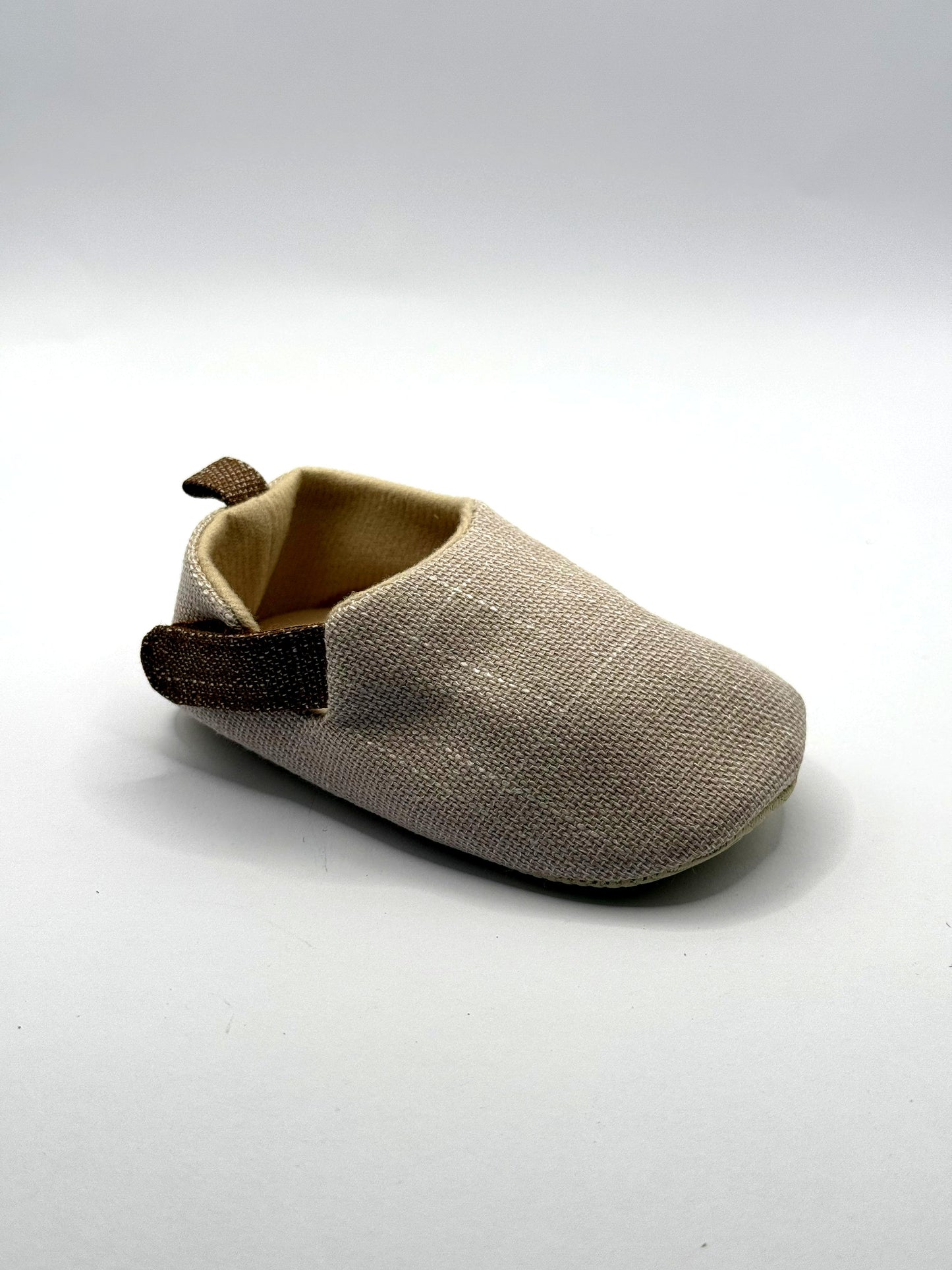 סנדלי צעד ראשון עם סקוץ'