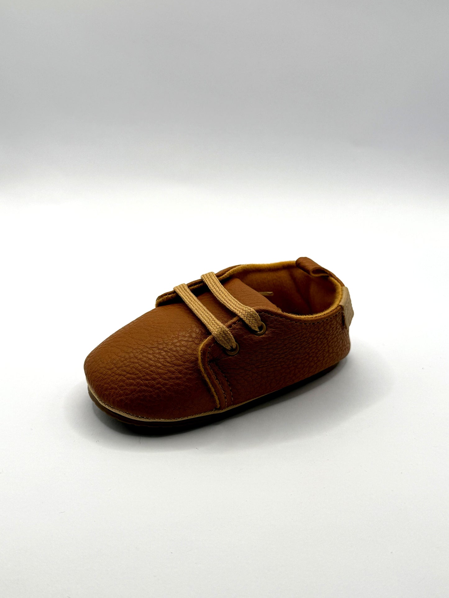 נעלי צעד ראשון עם סוליה מונעת החלקה