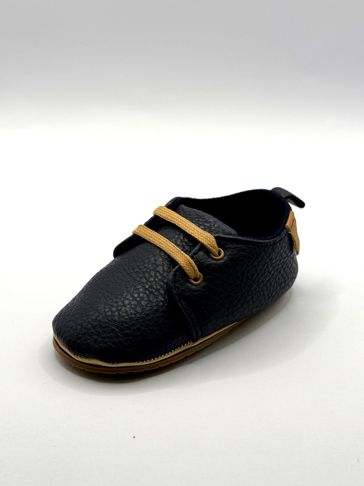 נעלי צעד ראשון עם סוליה מונעת החלקה