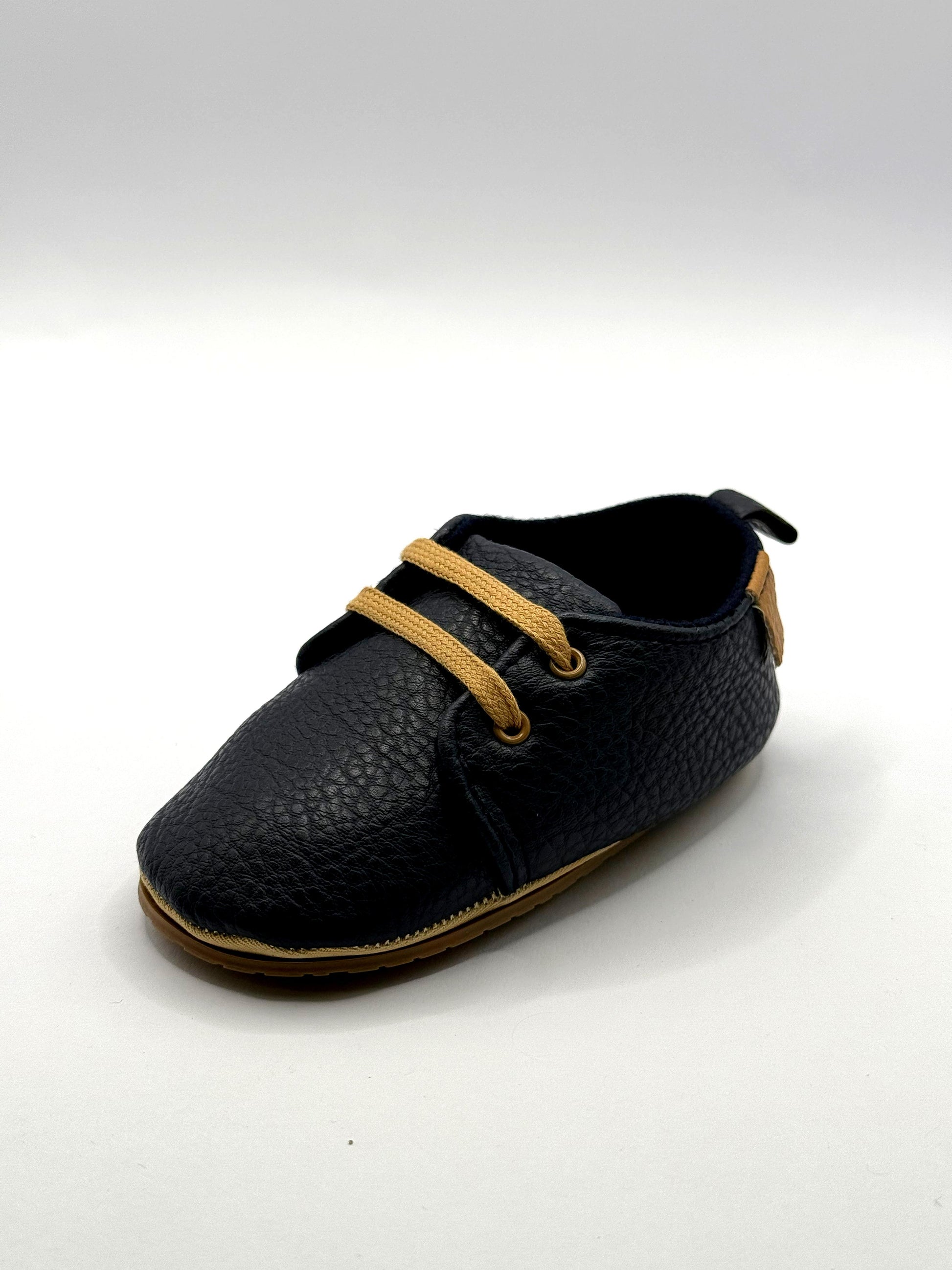 נעלי צעד ראשון עם סוליה מונעת החלקה