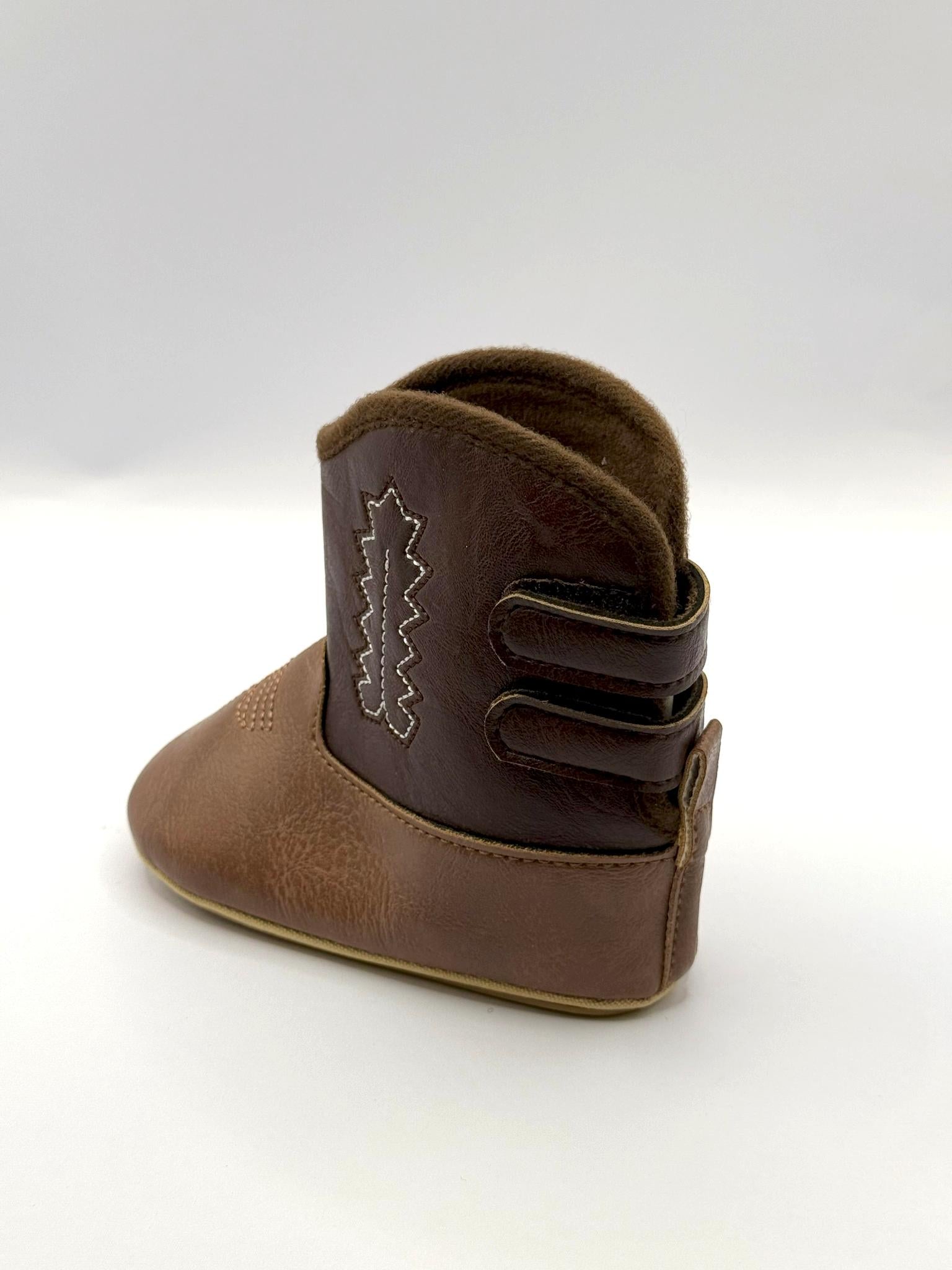 מגפי צעד ראשון בצבע חום