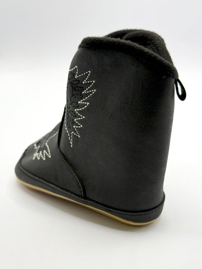 מגפי תינוקות שחורים