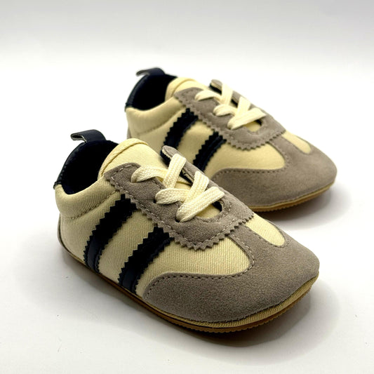 נעלי סניקרס לתינוקות