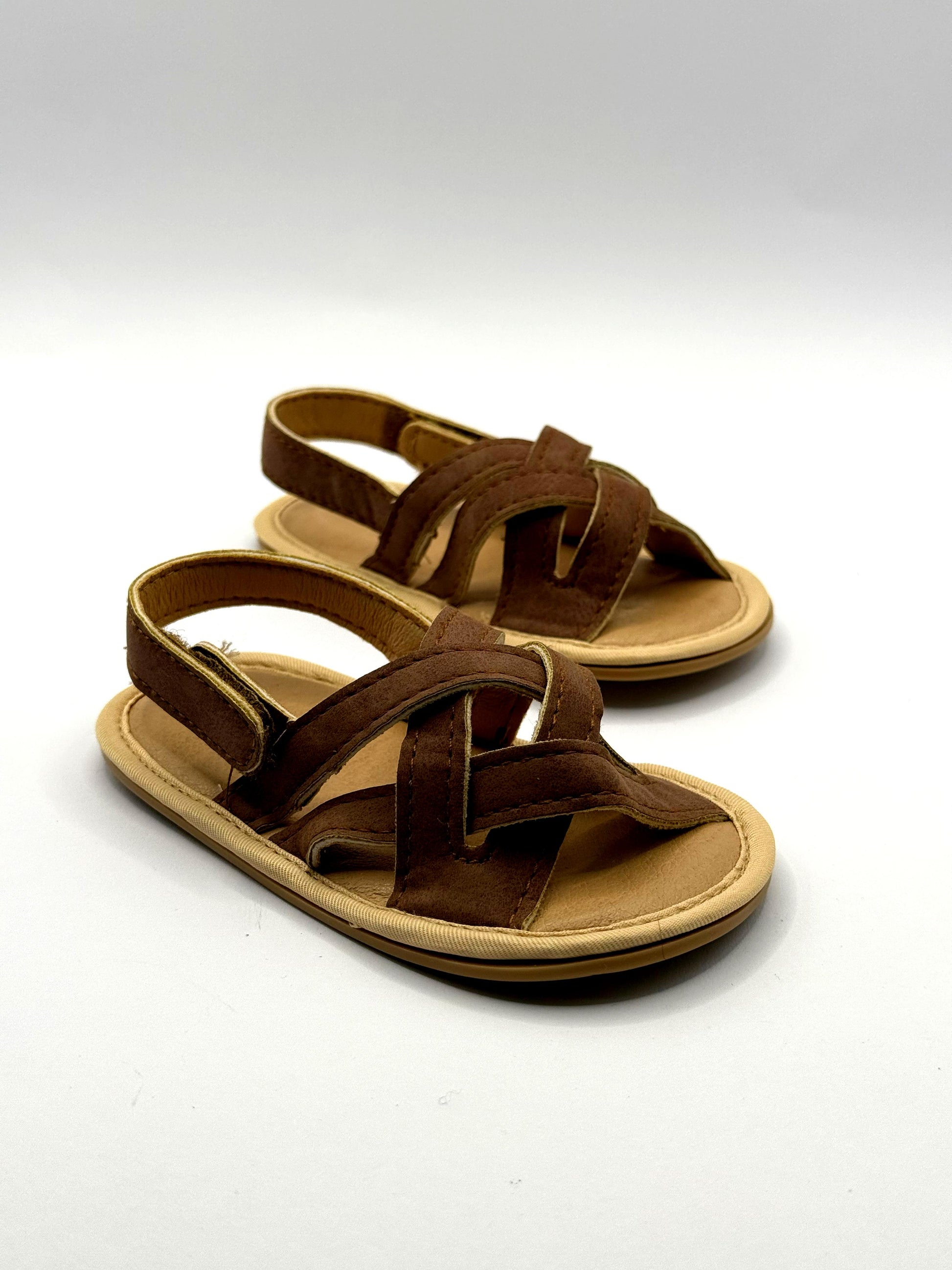 סנדלי תינוקות חומים